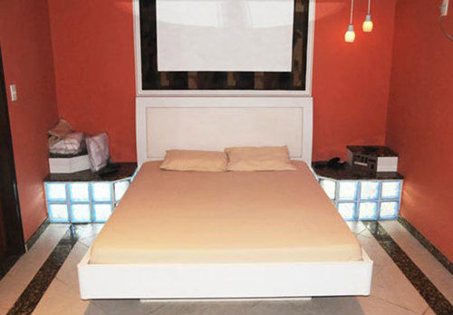 Hotel del amor Caricia 2*